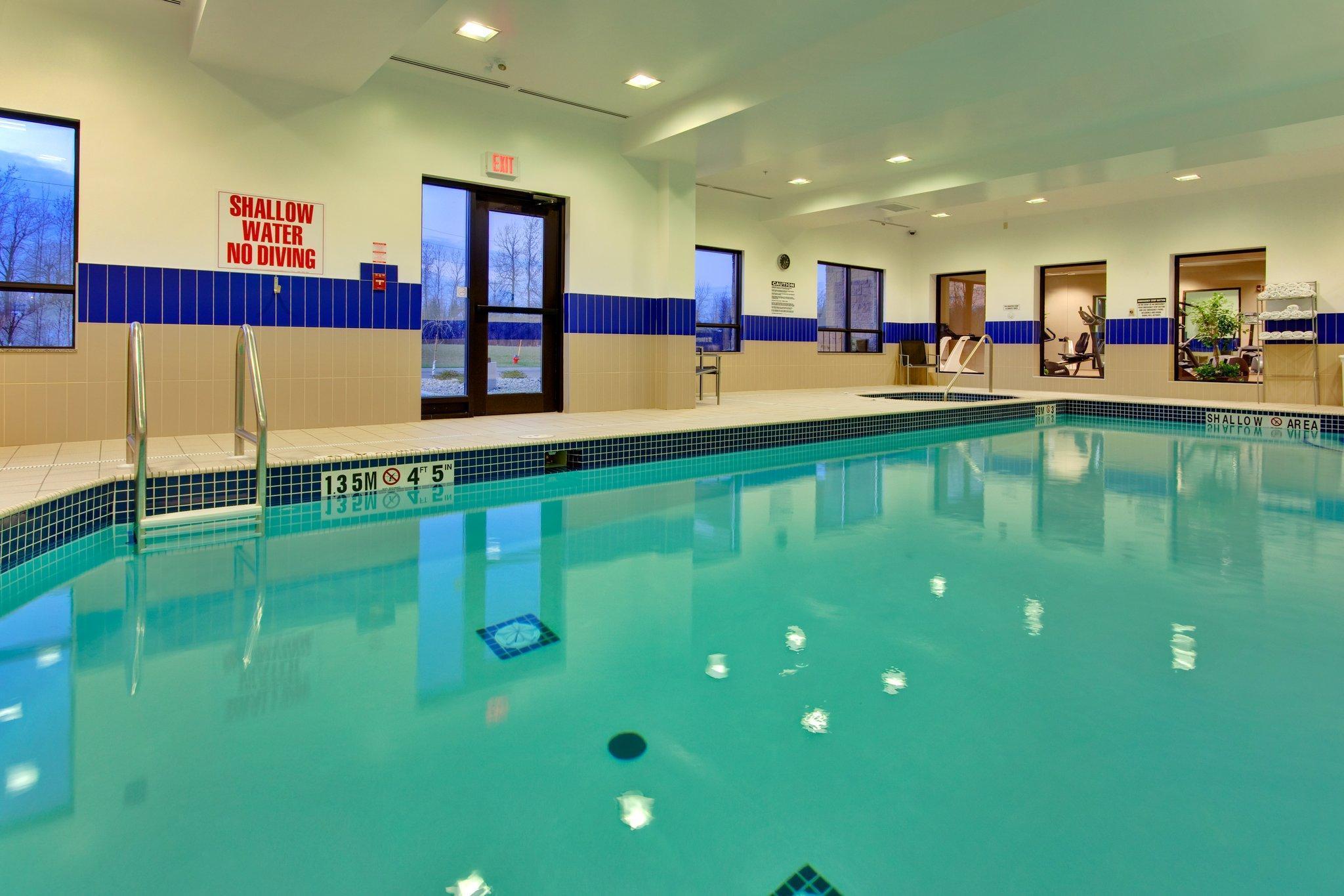 Holiday Inn Express Hotel & Suites Brockville By Ihg Екстер'єр фото