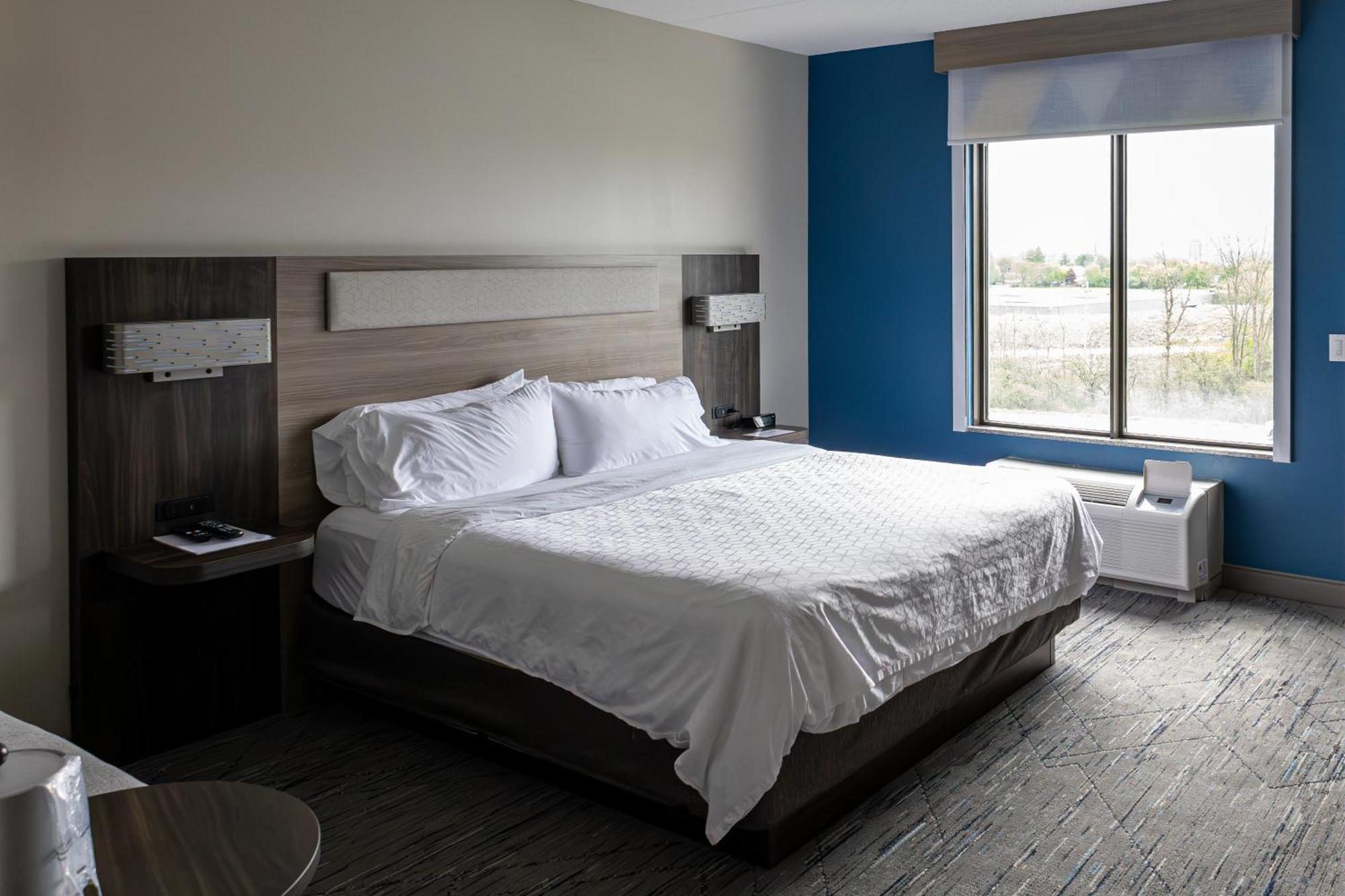 Holiday Inn Express Hotel & Suites Brockville By Ihg Екстер'єр фото