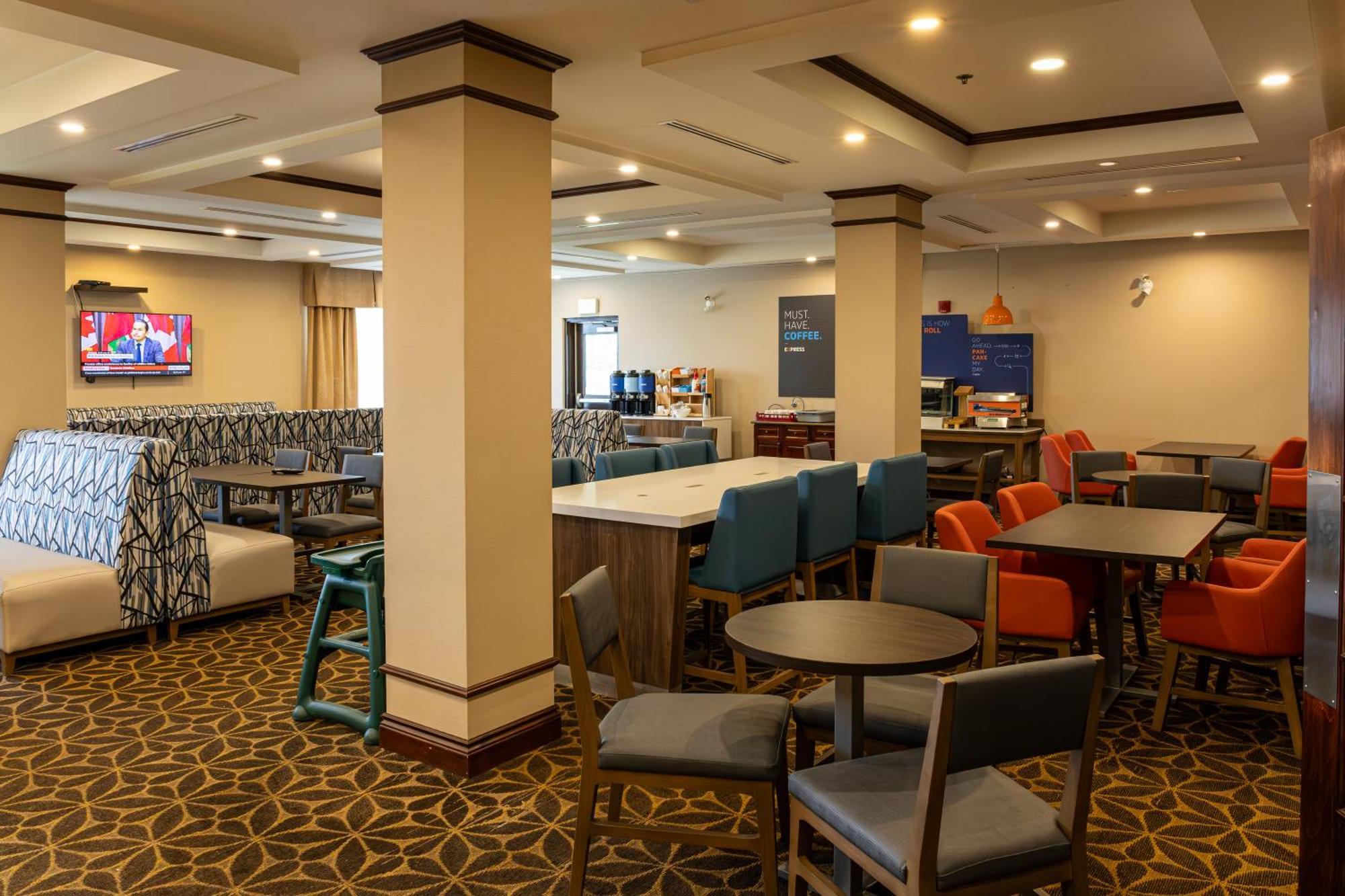 Holiday Inn Express Hotel & Suites Brockville By Ihg Екстер'єр фото