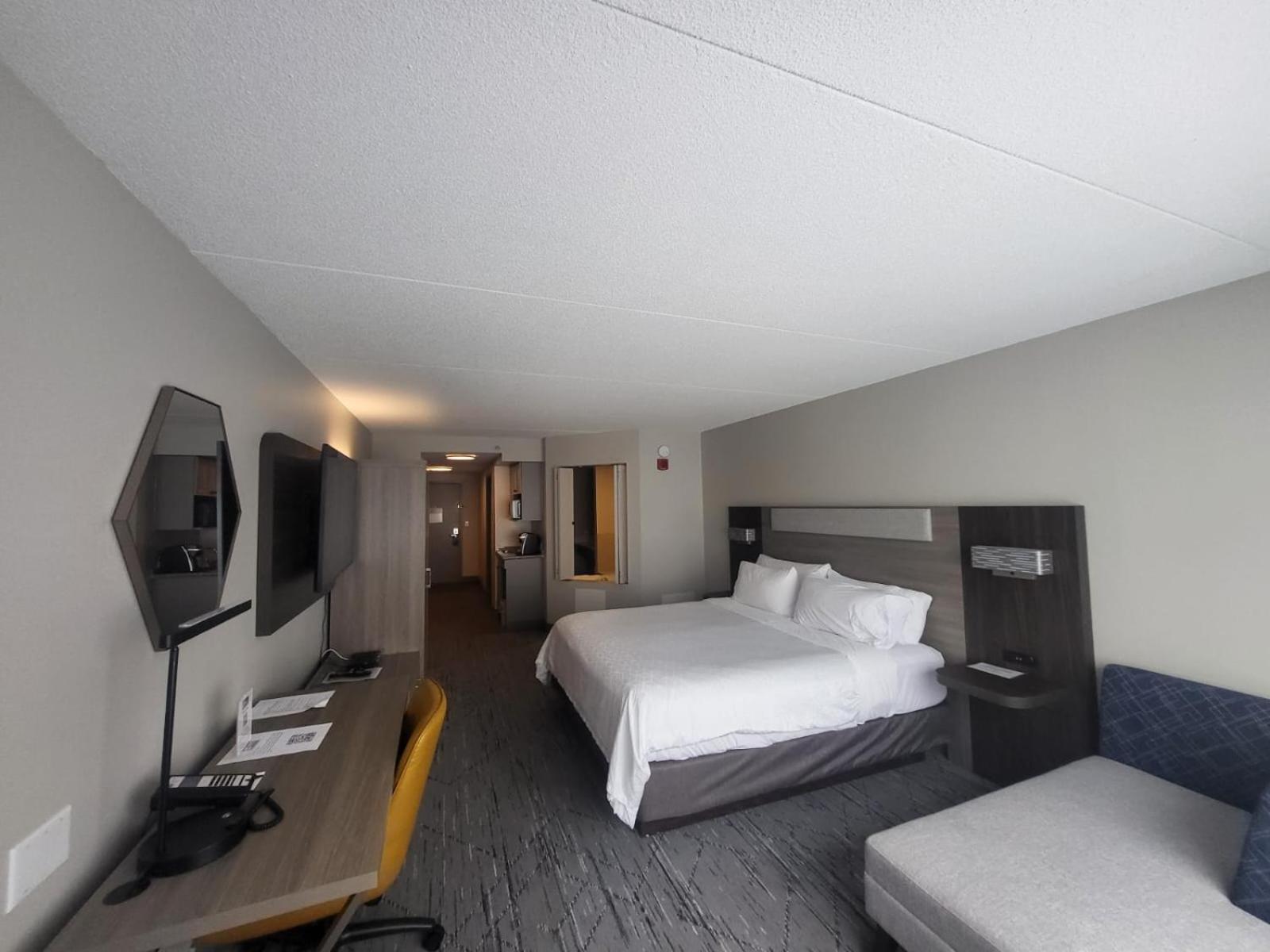 Holiday Inn Express Hotel & Suites Brockville By Ihg Екстер'єр фото