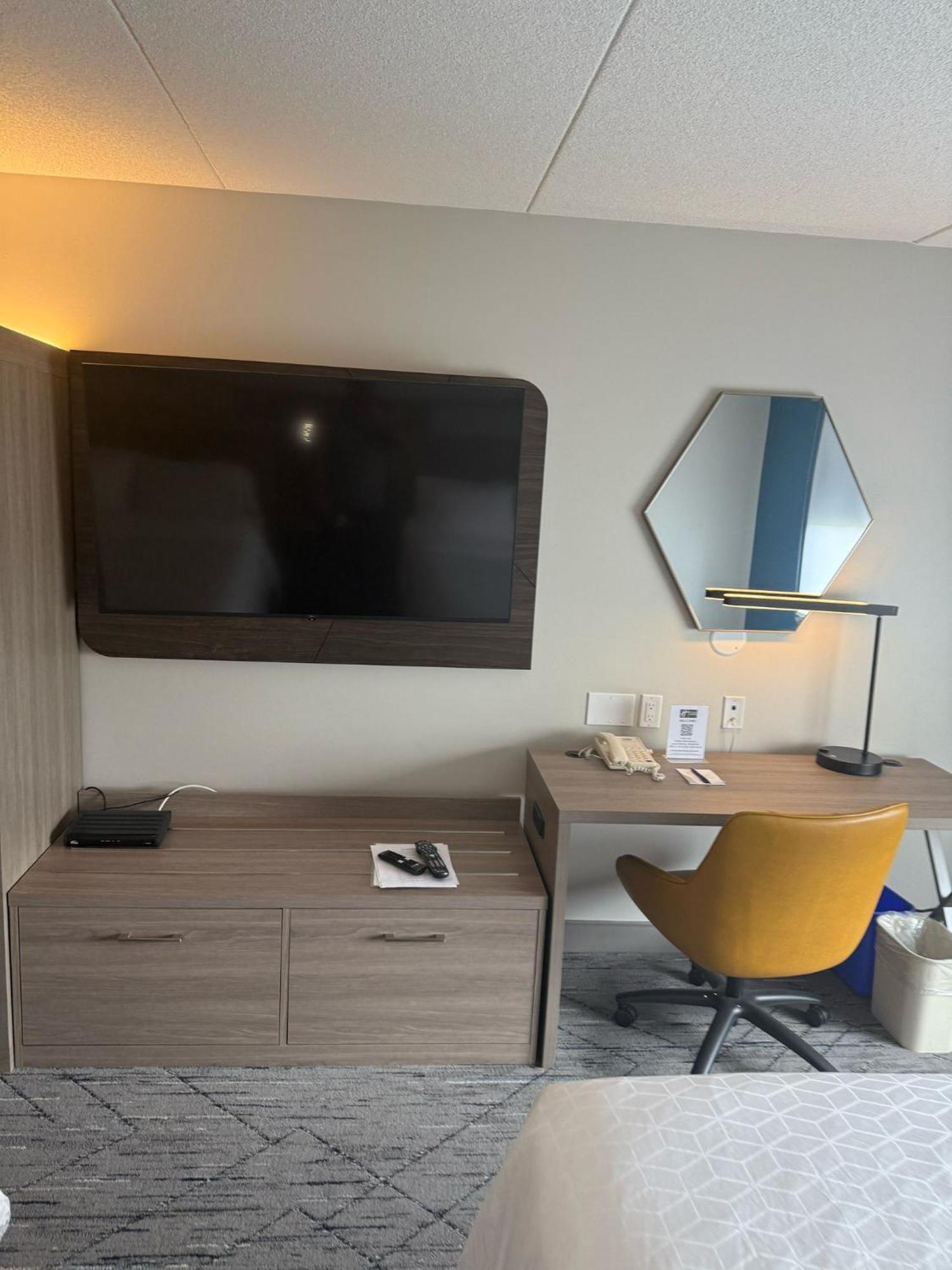Holiday Inn Express Hotel & Suites Brockville By Ihg Екстер'єр фото